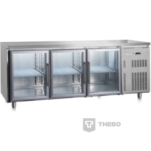De koelwerkbank Gastro-Inox 222.067 heeft 3 glazen deuren met een afmeting van 2000(b)x700(d)x850(h)mm